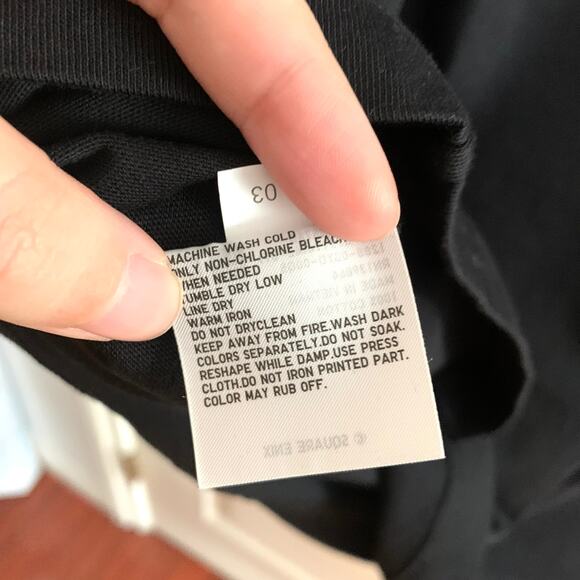 Uniqlo x Final Fantasy 16 FFXVI Graphic Moon T-shirt in Black - Picture 9 of 10